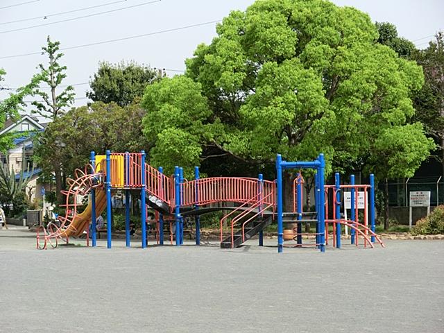park. 220m until Wataridashin the town park
