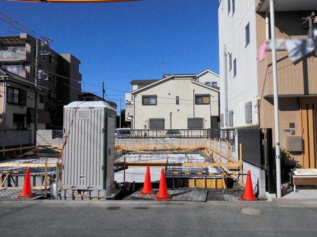 Local photos, including front road. Local (12 May 2013) Shooting