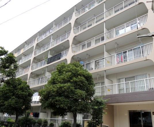 Local appearance photo. Kawasaki Daishi a 2-minute walk to the station, shopping ・ It is conveniently located in commuting.