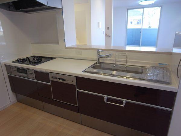 Kitchen. Face-to-face system Kitchen (A Building: 2013 November shooting)