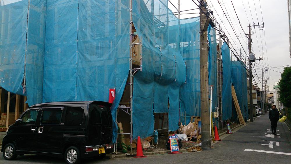 Local photos, including front road. Local (11 May 2013) Shooting