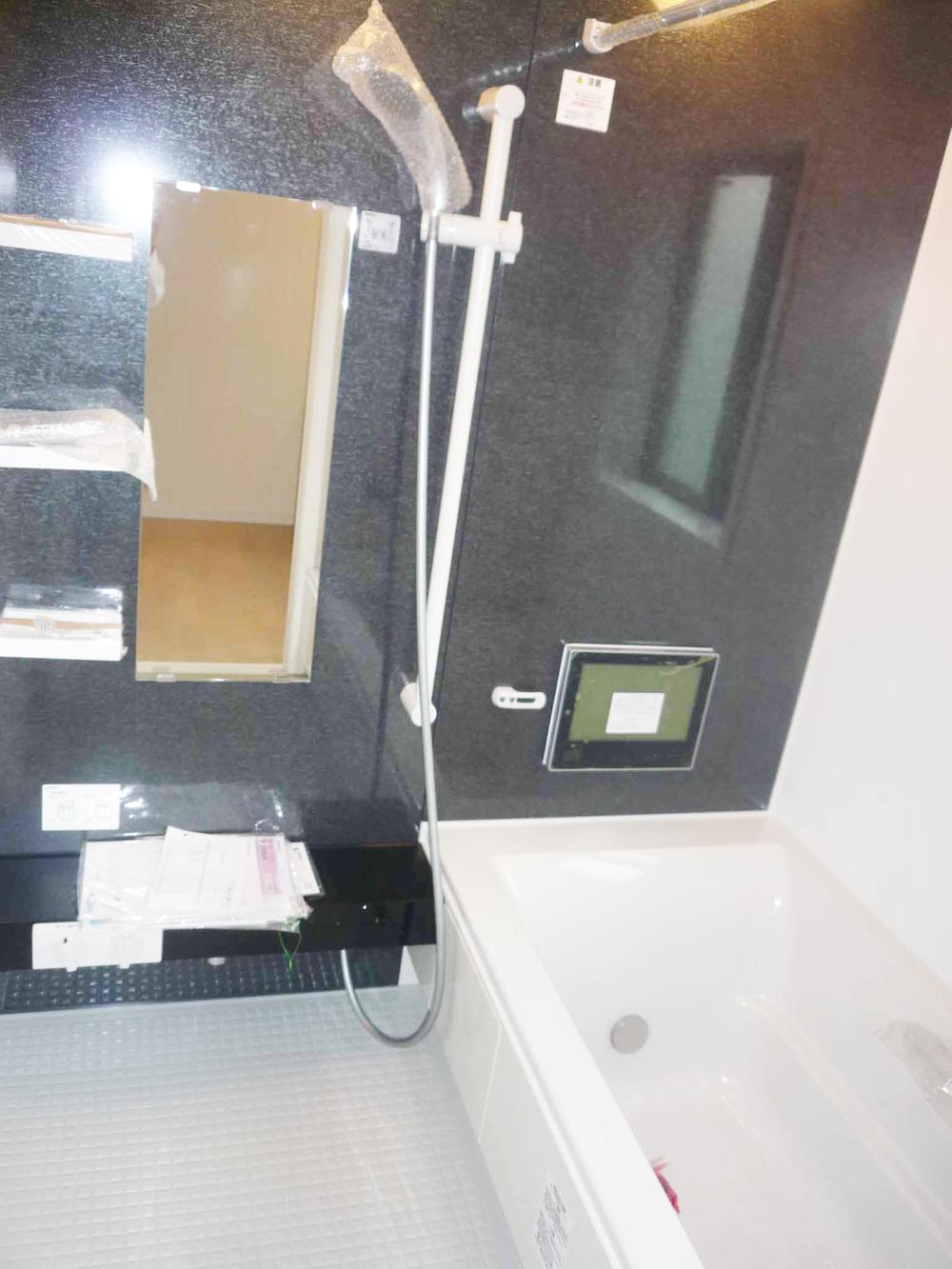 Same specifications photo (bathroom)