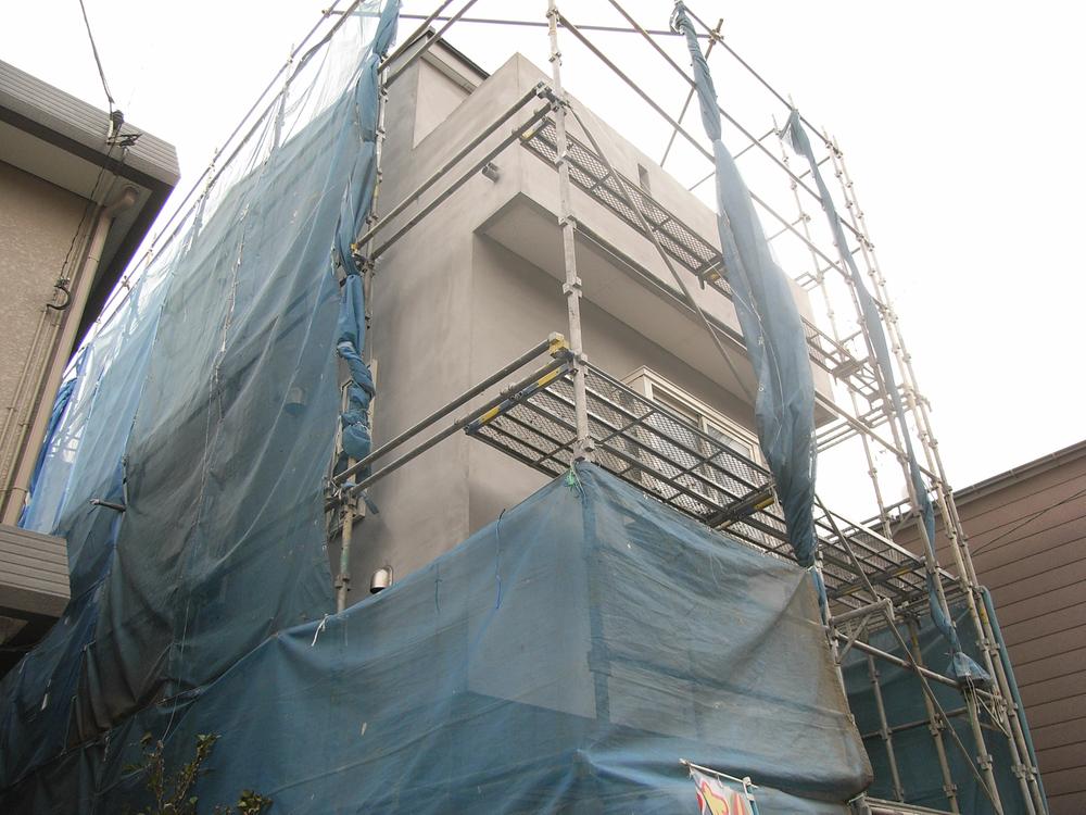 Local appearance photo. Local (11 May 2013) Shooting