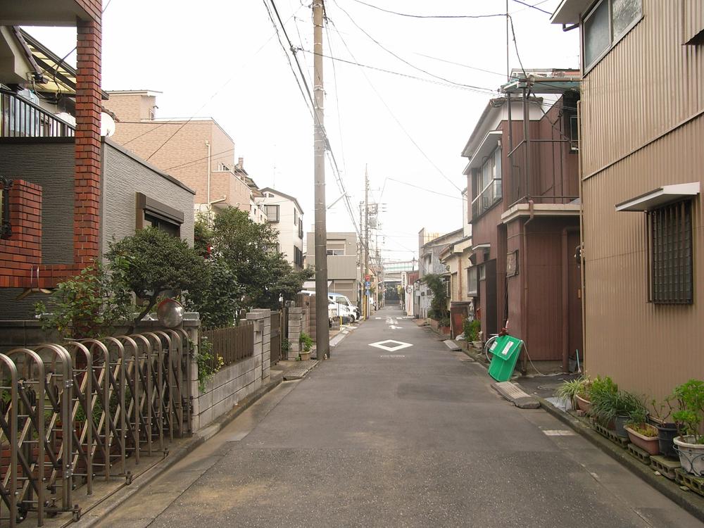 Local photos, including front road. Local (11 May 2013) Shooting