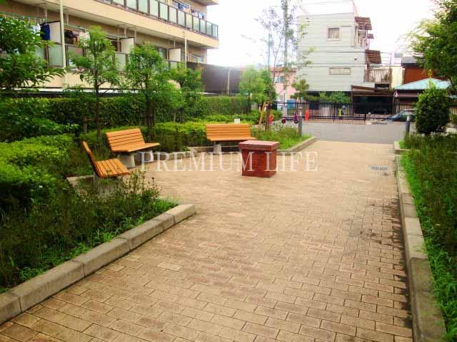 Other common areas. It is a nice apartment, which is feeling the oasis four seasons, surrounded by green