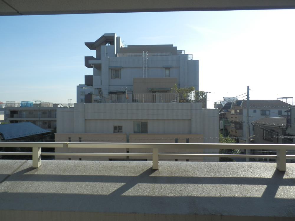 View photos from the dwelling unit. View from the site (November 2013) Shooting