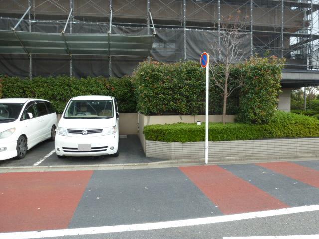 Parking lot. Use only with warrants