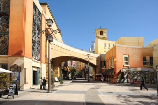 Shopping centre. The 1100m Kawasaki Station to La Cittadella "Kawasaki Plaza" and "Muza Kawasaki", Facility is full of color to enrich the day-to-day life, such as commercial complex "La Cittadella".