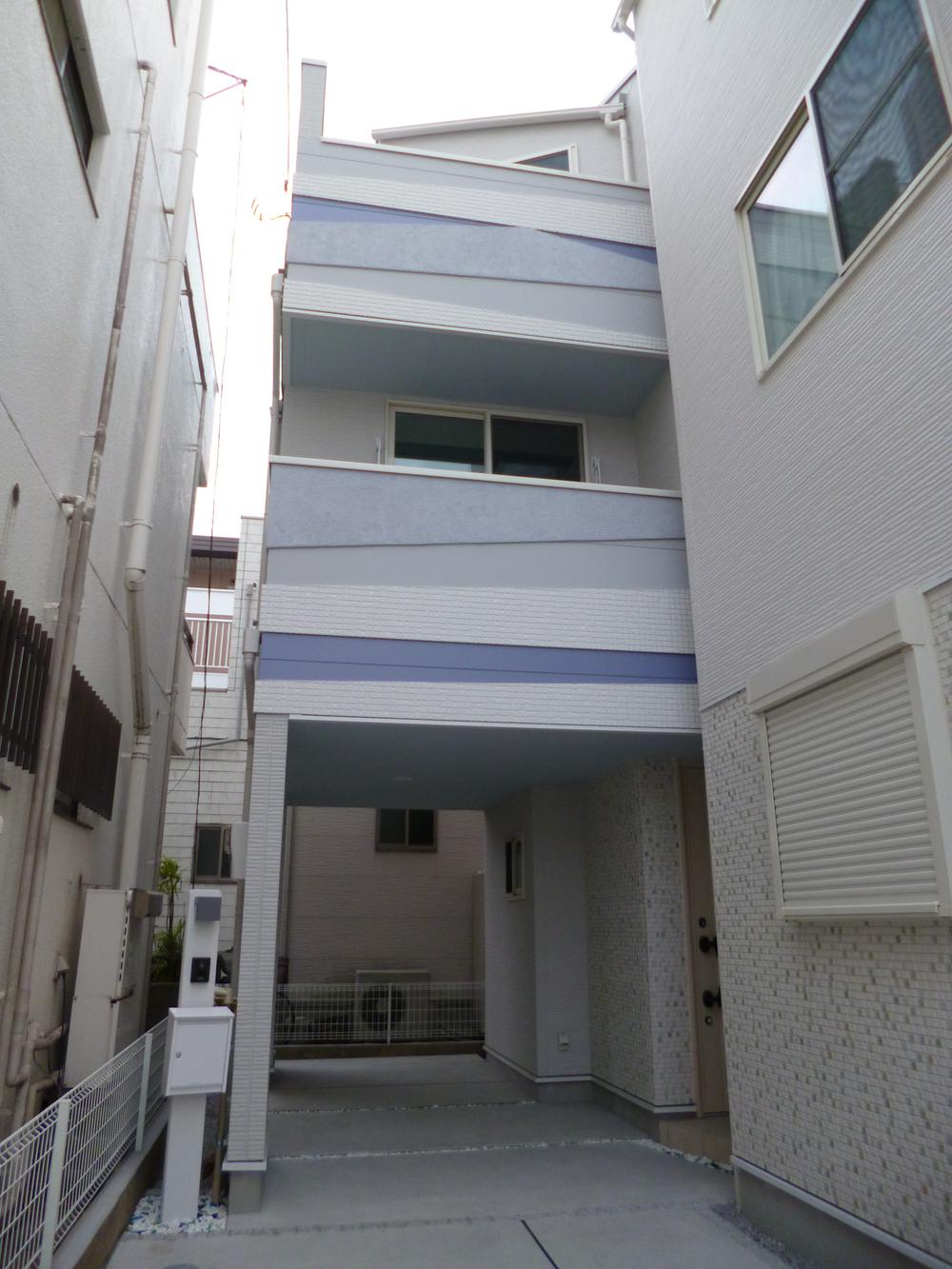 Local appearance photo. Local (12 May 2013) Shooting