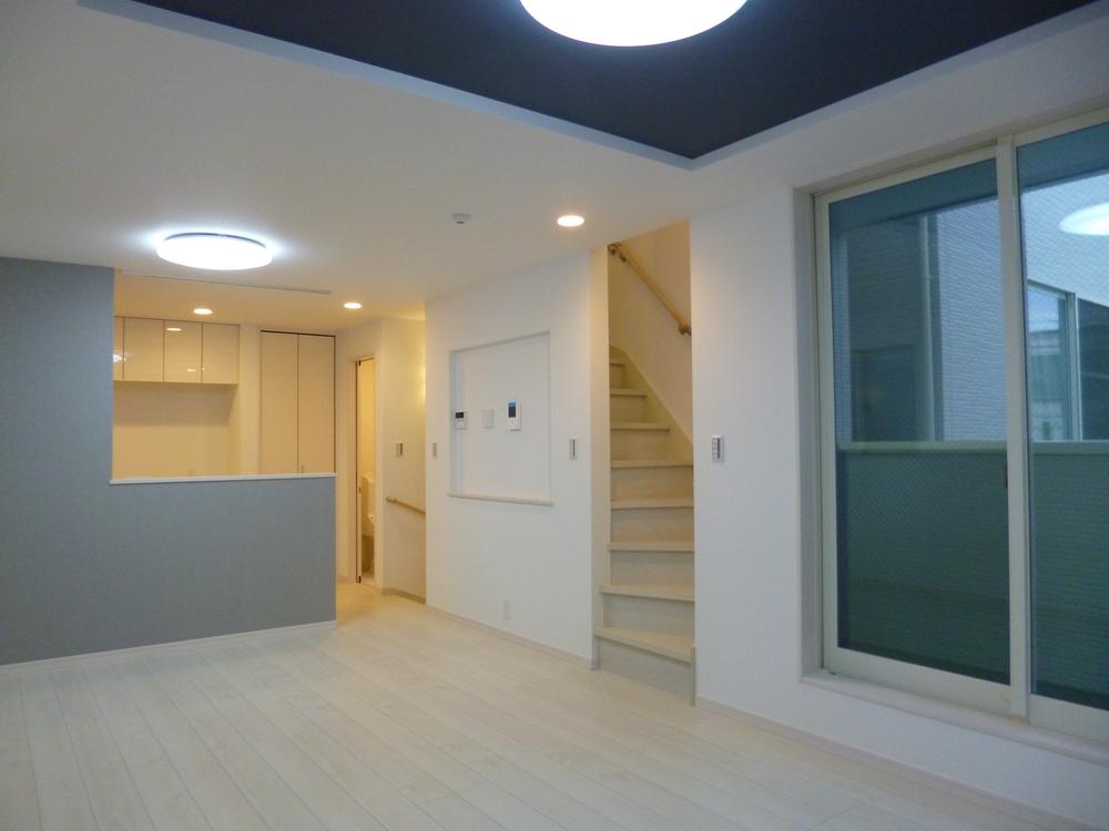 Living. Local (12 May 2013) Shooting