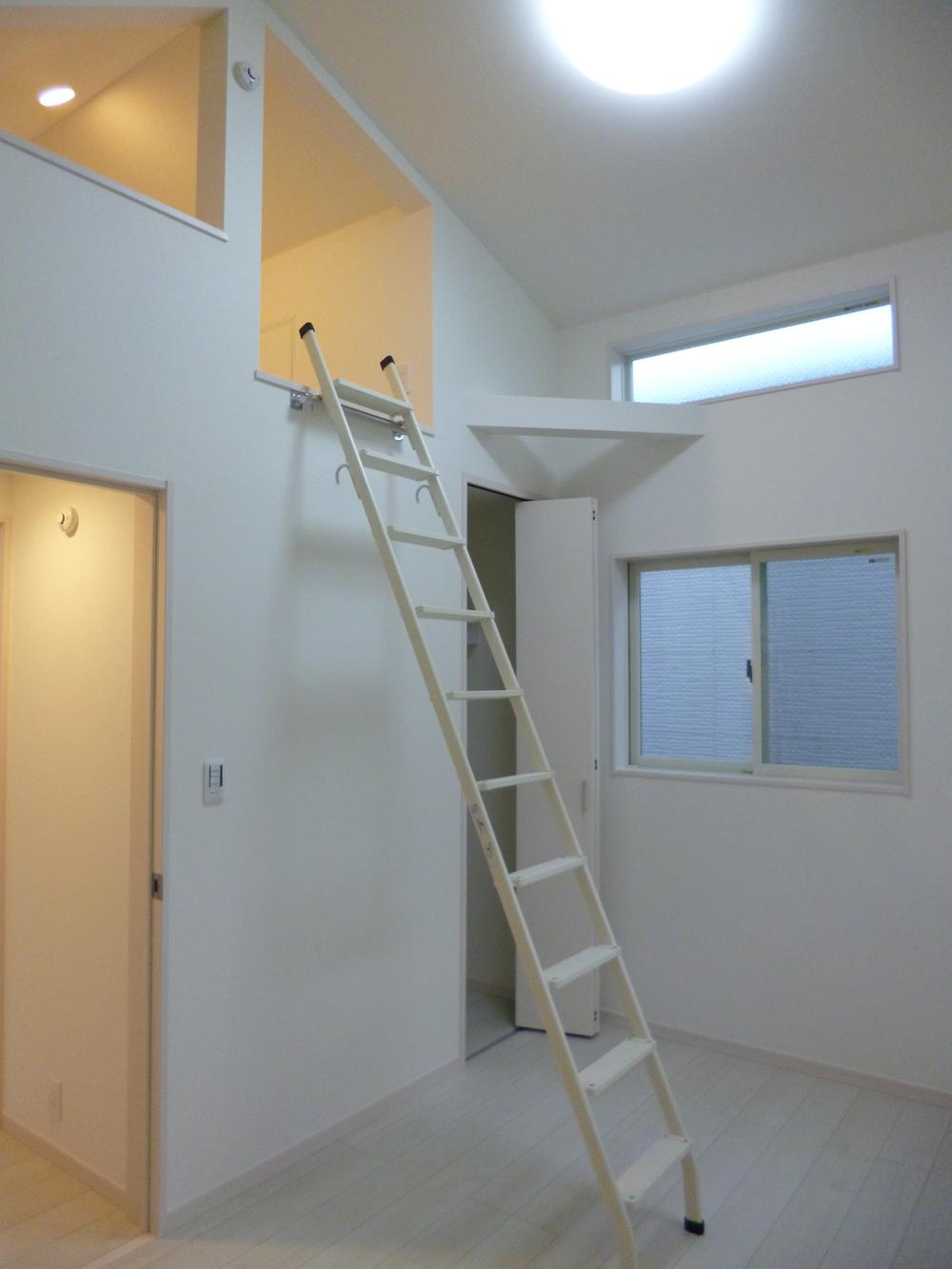 Other local. Local (12 May 2013) Shooting The third floor loft with a Western-style