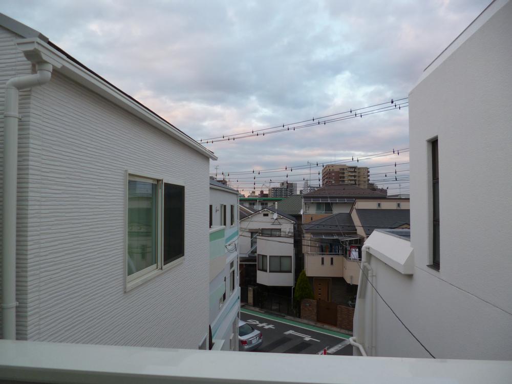 View photos from the dwelling unit. View from the site (December 2013) Shooting