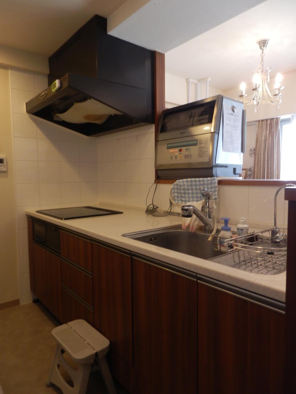 Kitchen. Indoor (11 May 2013) Shooting ※ Furniture in me, Furniture etc. are not included in the sale price
