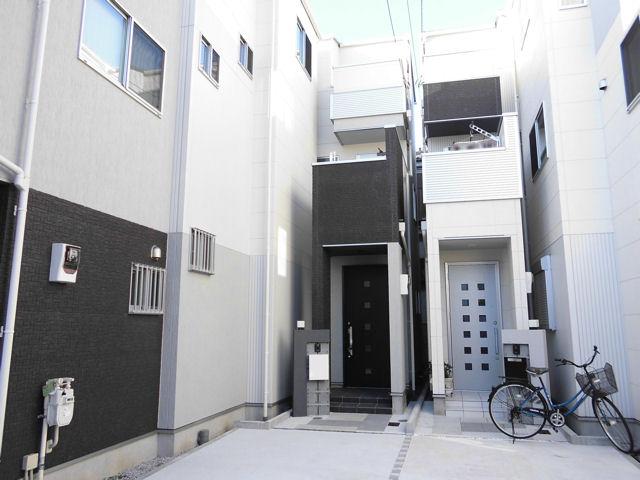 Local appearance photo. Local (11 May 2013) Shooting