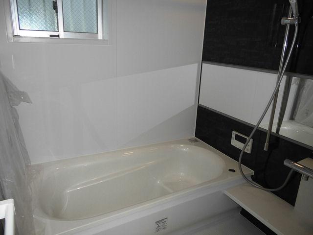 Bathroom. Indoor (11 May 2013) Shooting