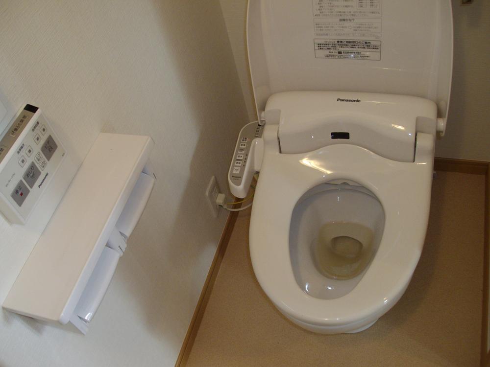 Toilet. Indoor (September 2013) Shooting