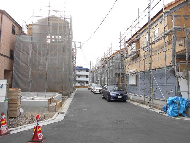 Local photos, including front road. Local (11 May 2013) Shooting