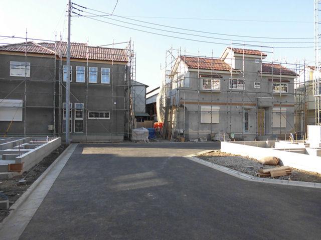 Local photos, including front road. Local (12 May 2013) Shooting