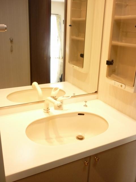 Wash basin, toilet
