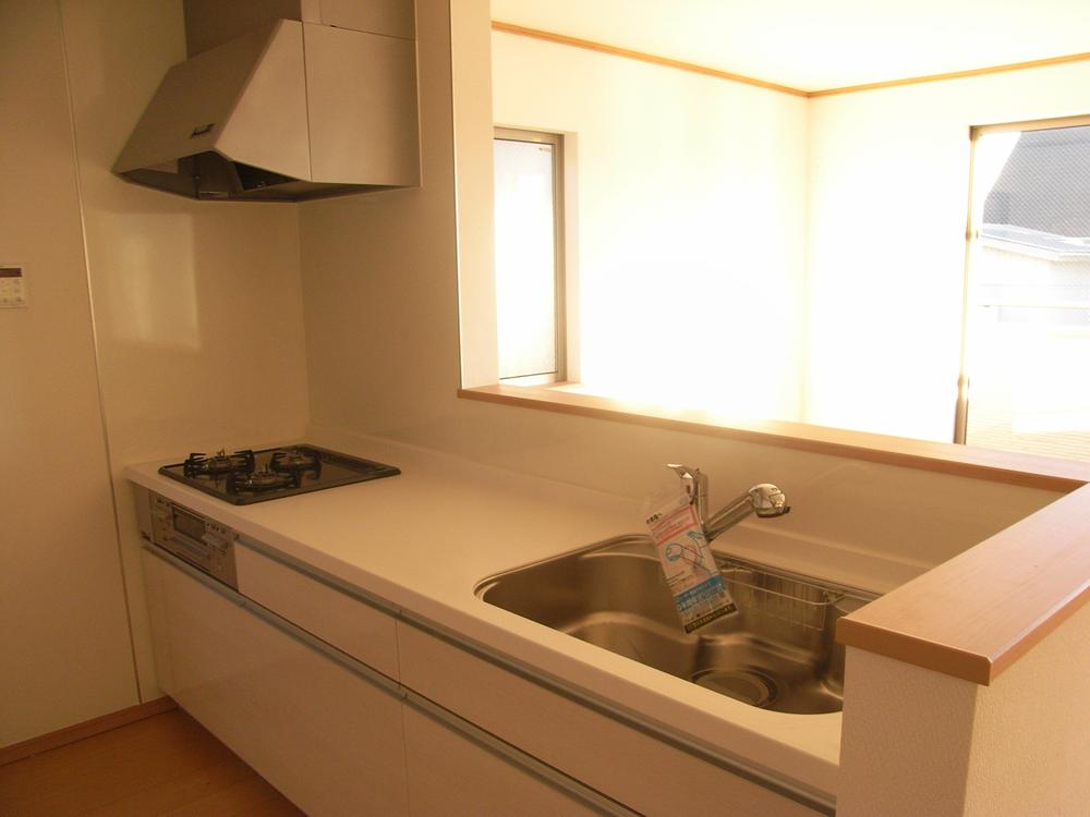 Kitchen. Conversation of the family is also bouncy popular face-to-face kitchen!