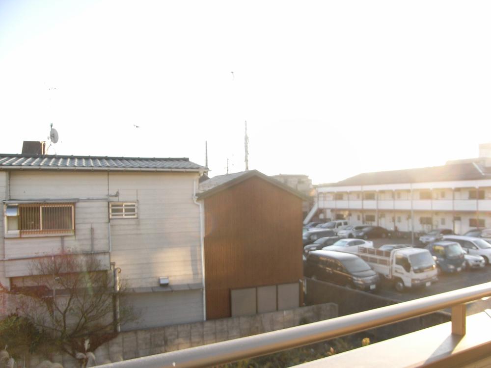 View photos from the dwelling unit. View from the site (November 2013) Shooting