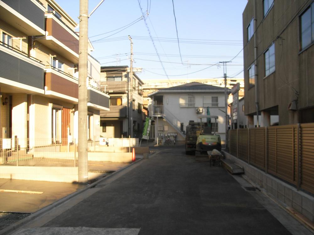 Local photos, including front road. Local (11 May 2013) Shooting