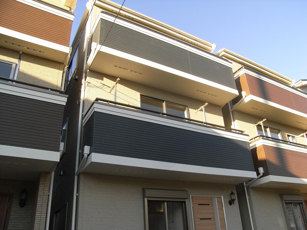 Local appearance photo. Local (11 May 2013) Shooting