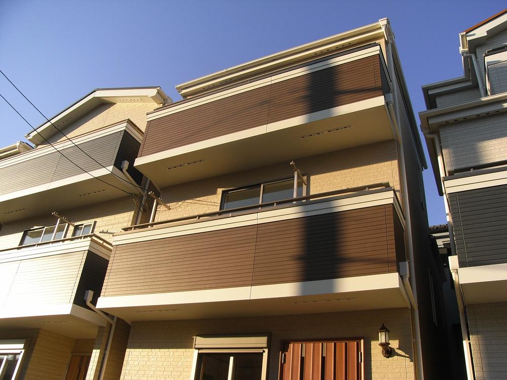 Local appearance photo. Sunny!