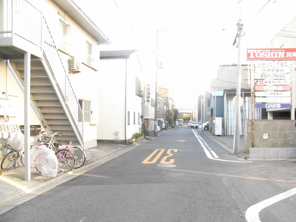 Local photos, including front road. Local (11 May 2013) Shooting