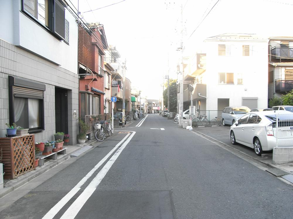 Local photos, including front road. Local (11 May 2013) Shooting