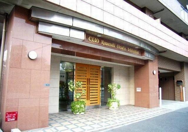 Entrance. Common areas