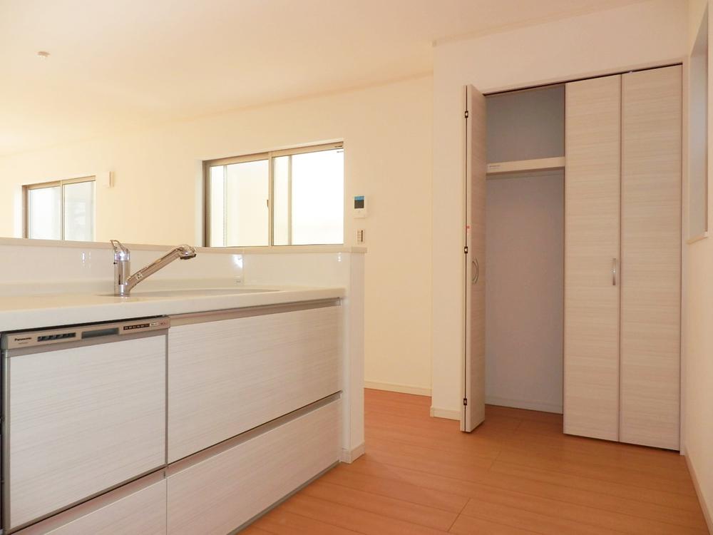 Other introspection. Living with a closet attractive! Indoor (December 16, 2013) Shooting