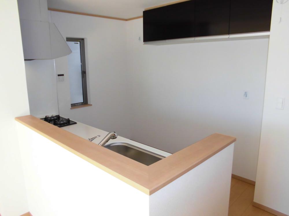 Kitchen. Spacious kitchen system!