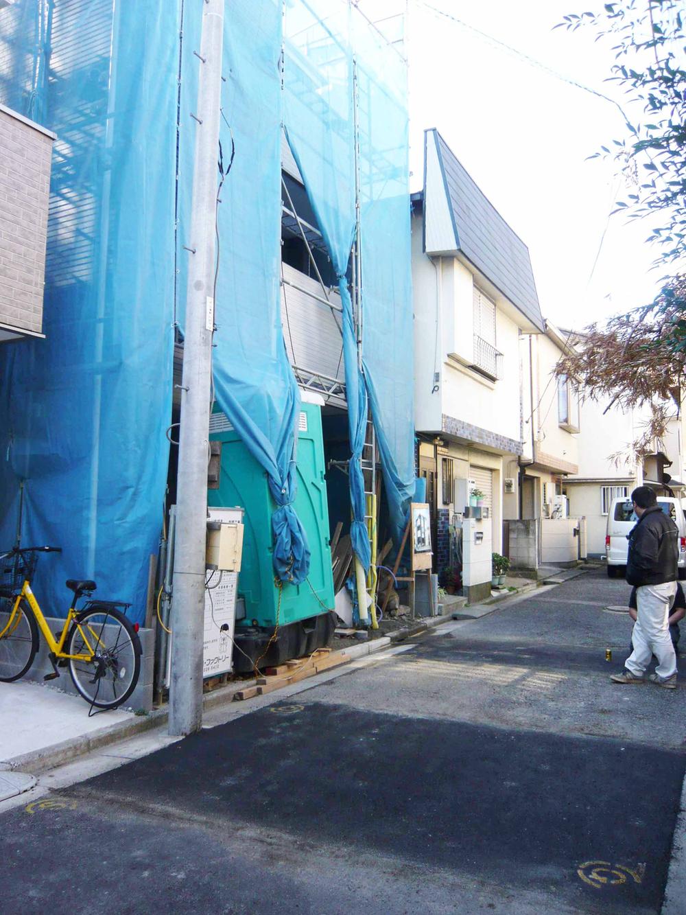 Local photos, including front road. Local (12 May 2013) Shooting