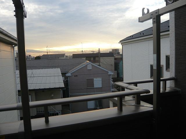 View photos from the dwelling unit. 2013 December 17, shooting Building 2