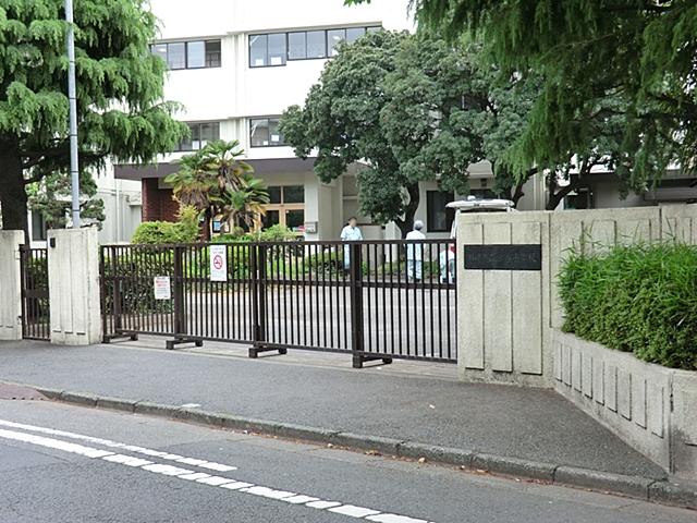Primary school. 750m to the Kawasaki Municipal Yotsuya Elementary School
