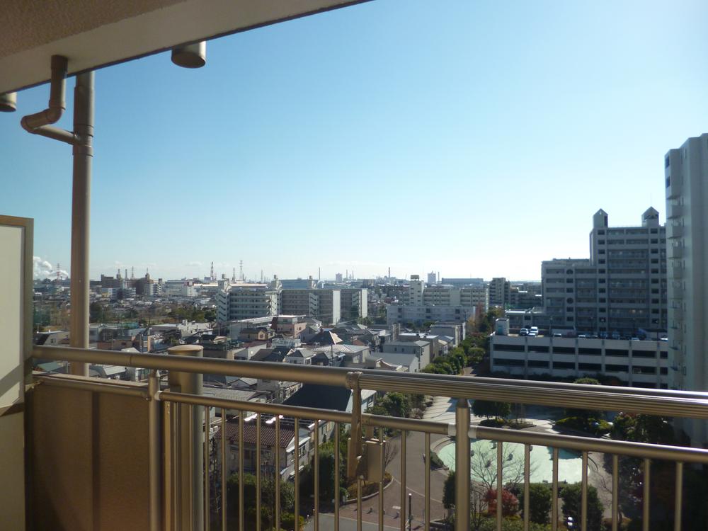 View photos from the dwelling unit. View from the dwelling unit (December 2013) Shooting