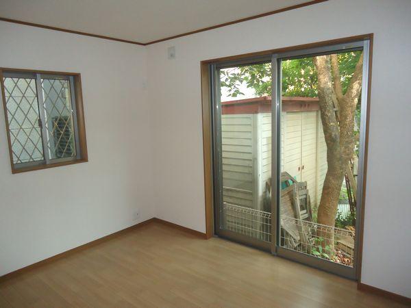 Living. Living (2013 September shooting)