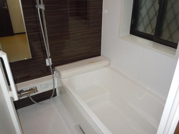 Bathroom. Bathroom (the other Building same specifications)