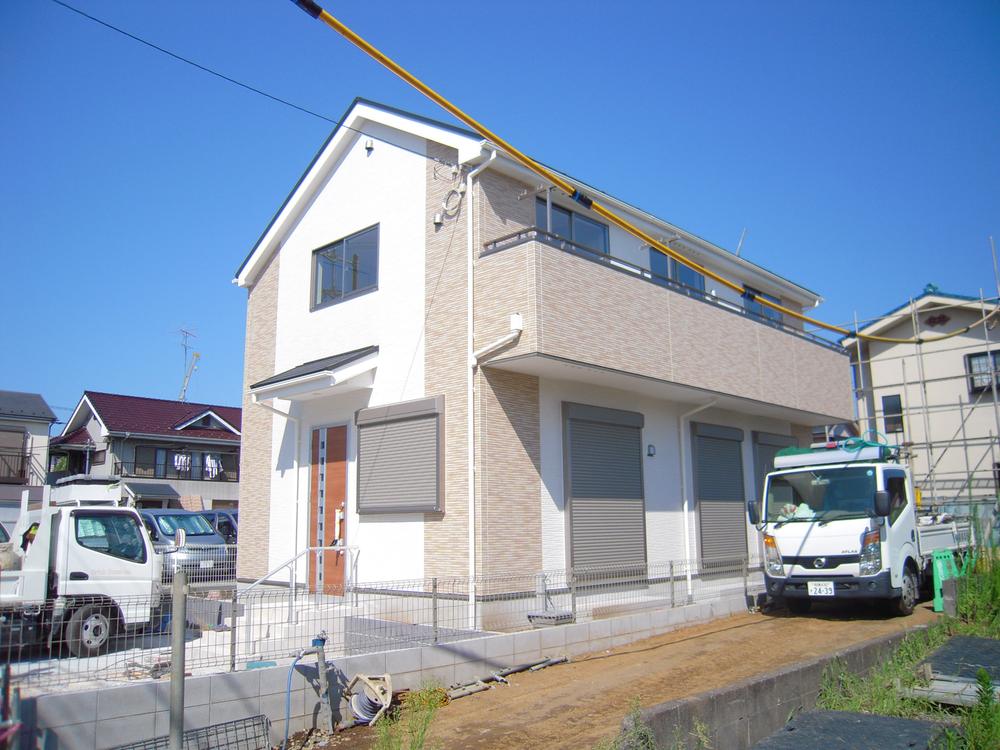 Local appearance photo. Local shooting