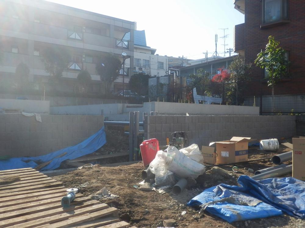 Local photos, including front road. Local (11 May 2013) Shooting