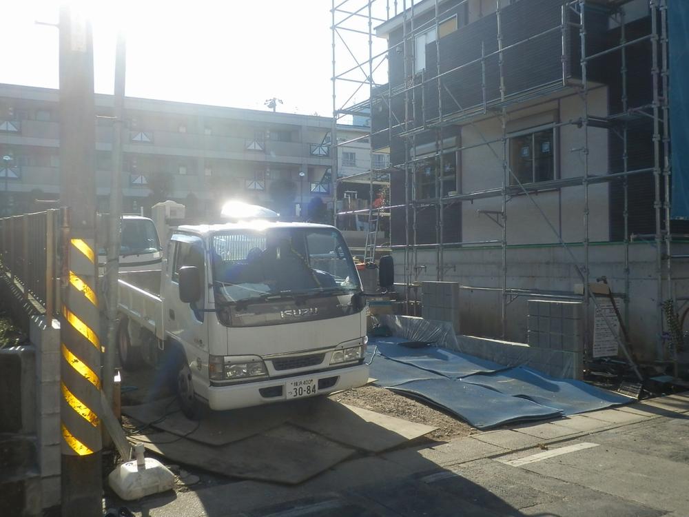 Local photos, including front road. Local (11 May 2013) Shooting