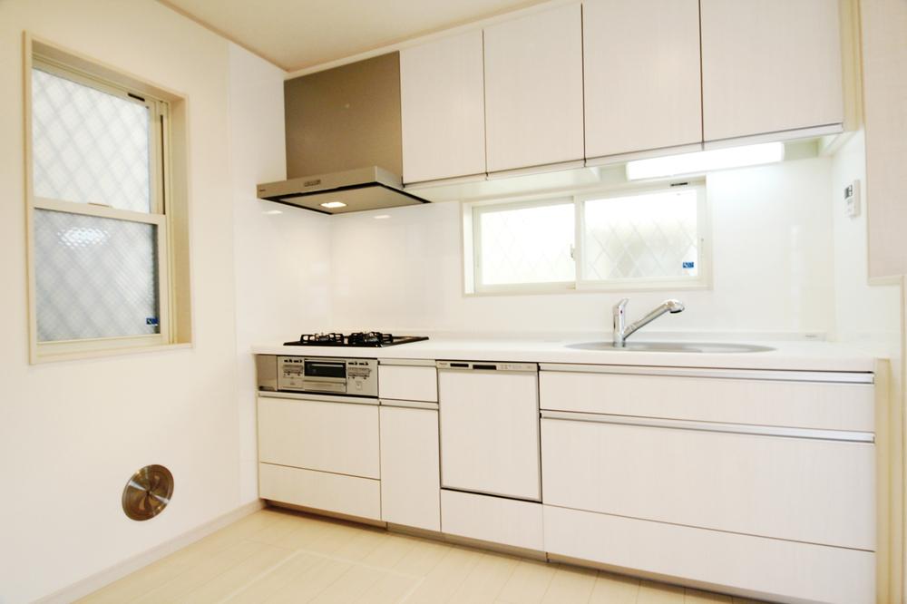 Same specifications photo (kitchen)