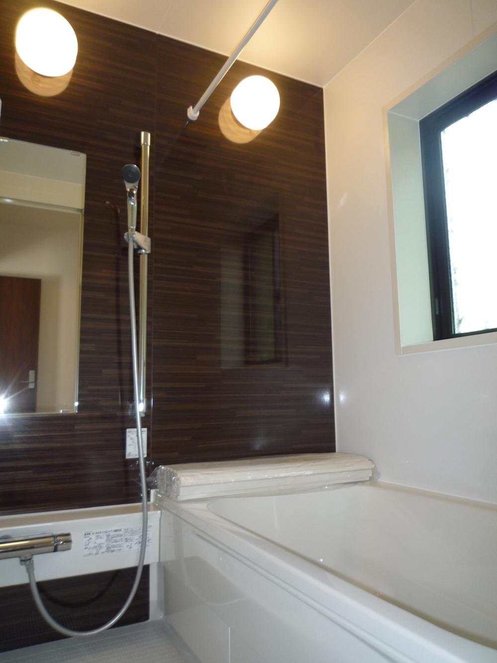 Bathroom. Bathroom is. (Photo 6 Building)