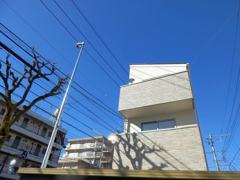 Local appearance photo. Warm space to feel the touch of the sun