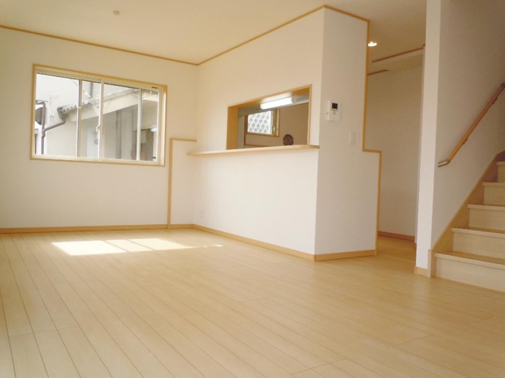 Same specifications photos (living). LDK is there a room in 17 quires more than