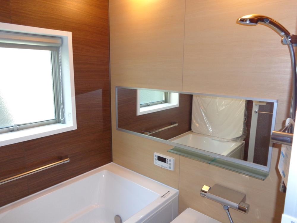 Local appearance photo. Is effortless artificial marble bathtub care beautifully to the system bus Room, Energy saving in the metal shower hand waterproof button with shower bar