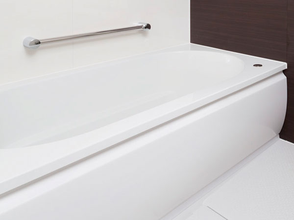 Bathing-wash room. Hot water is cold hard thermos bath (with heat insulation cover)