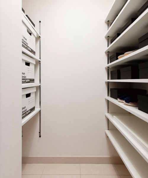 Receipt.  [Shoes closet] (Model Room A2 type)