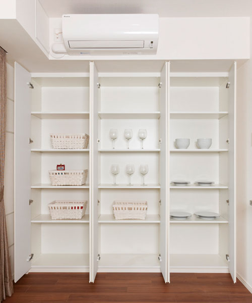 Receipt.  [Living storage] (Model Room F2 type)